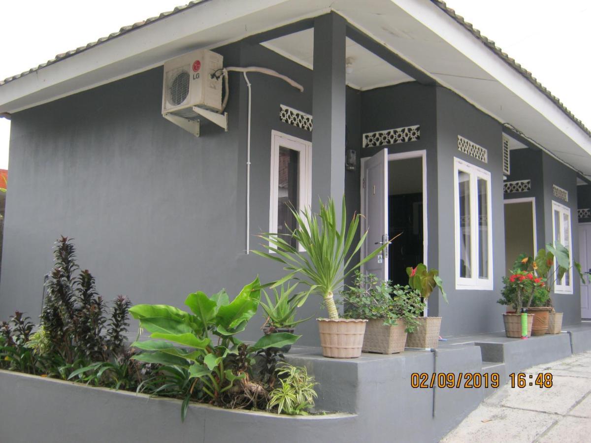 Hotel Aqilakost N Cafe Gadog Puncak Bogor Zewnętrze zdjęcie