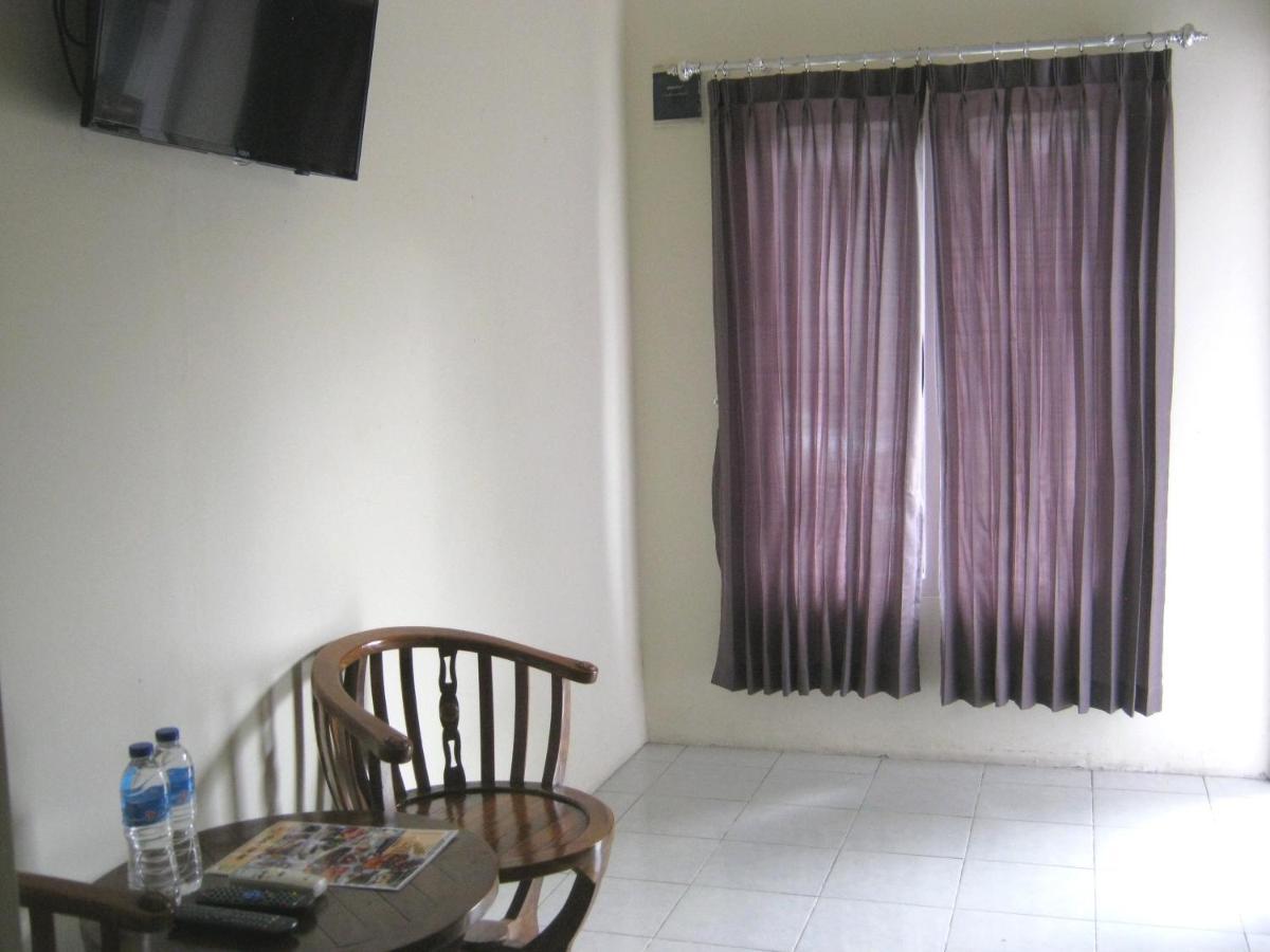Hotel Aqilakost N Cafe Gadog Puncak Bogor Zewnętrze zdjęcie