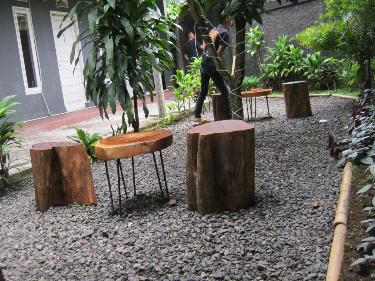 Hotel Aqilakost N Cafe Gadog Puncak Bogor Zewnętrze zdjęcie